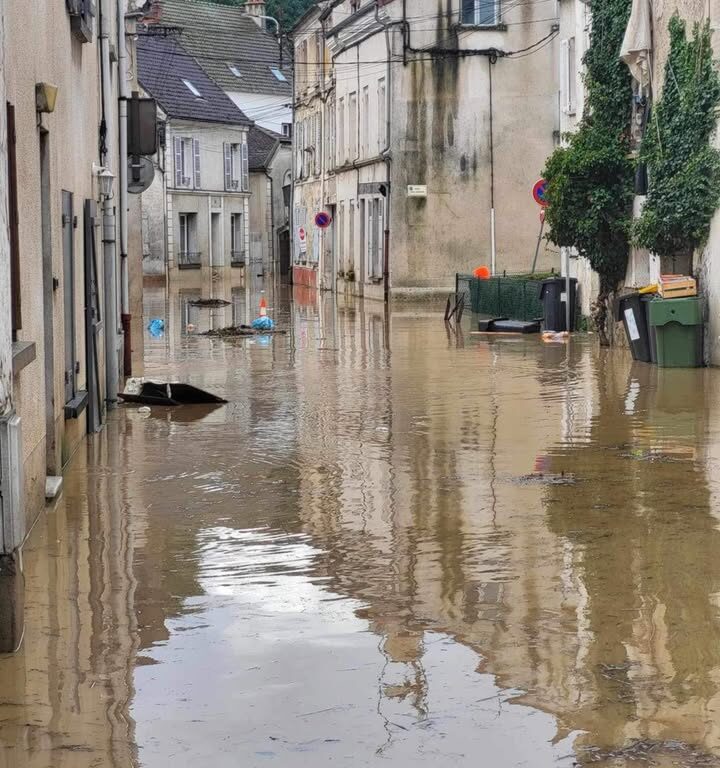 VigiCr&eacute;cy cr&eacute;&eacute;e : cagnottes lanc&eacute;es pour sinistr&eacute;s et commer&ccedil;ants
