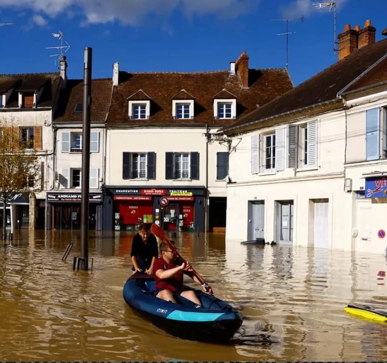 Carte des zones difficilement assurables : la France face aux risques climatiques