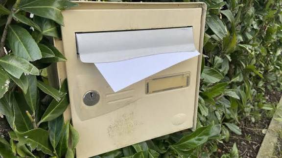 Objets suspects dans les bo&icirc;tes aux lettres : signes de rep&eacute;rage