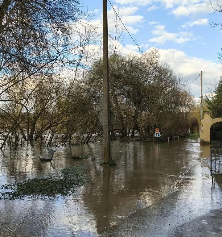 Situation &agrave; Cond&eacute; : la Marne se retire, mais des acc&egrave;s restent coup&eacute;s