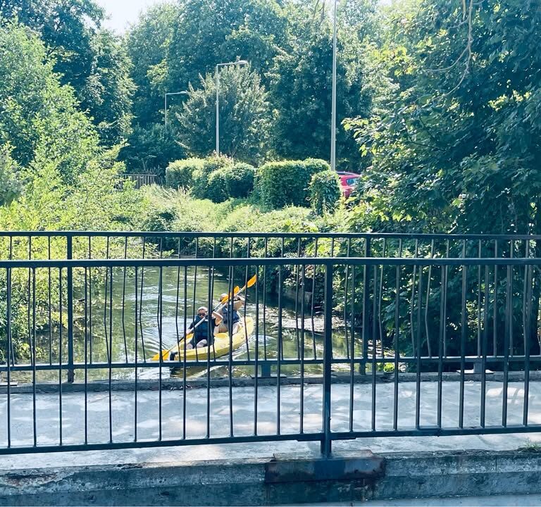 Fausse rivière à Crécy : une solution séduisante mais complexe