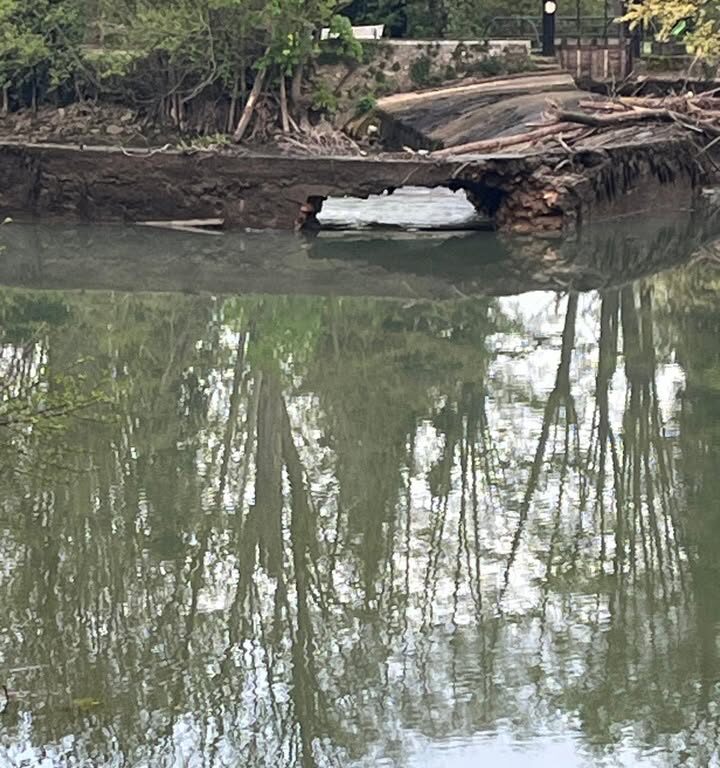 Effondrement du vannage du Moulin Guillaume &agrave; Villiers-sur-Morin