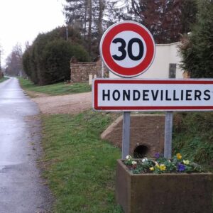 Pesticides dans l&rsquo;eau potable à Hondevilliers : VigiCrécy demande des précisions
